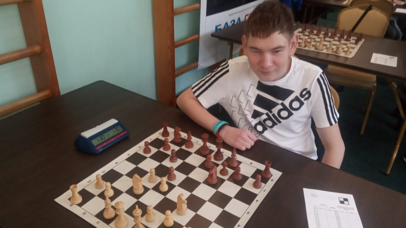 Сергей Серебряков, спортсмен отделения шахмат, принимает участия в Первенстве России по шахматам.