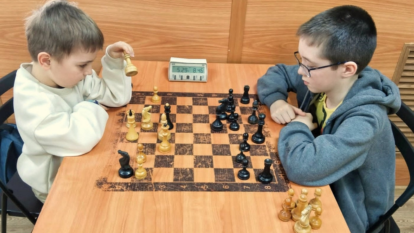 Турнир по быстрым шахматам между командами клубов "Алые паруса" и "Мечта"