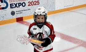 Тренировка маленьких хоккеистов