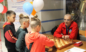 Стенд спортивной школы им. Александра Козицина