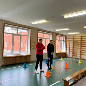 Уроки хоккея в ДС 22