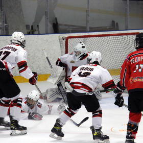 ХК «Авто – Верхняя Пышма» 2008 –  ХК «D13» 2008