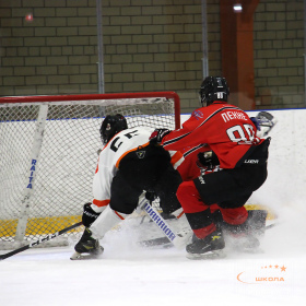«Авто – Верхняя Пышма» – ХК «Молот»