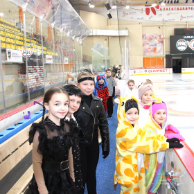 Новогодняя тренировка юных фигуристов