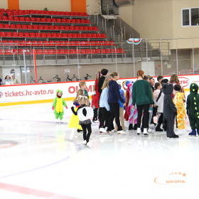 Новогодняя тренировка юных фигуристов