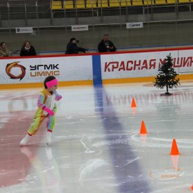 Новогодняя тренировка юных фигуристов