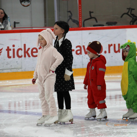 Новогодняя тренировка юных фигуристов