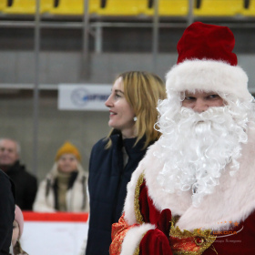 Ночное массовое катание на коньках