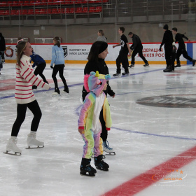 Ночное массовое катание на коньках