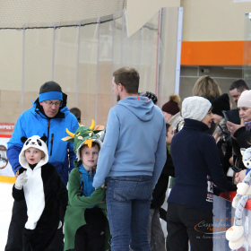 Ночное массовое катание на коньках