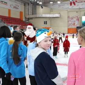 Ночное массовое катание на коньках