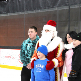 Ночное массовое катание на коньках