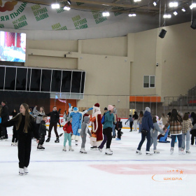 Ночное массовое катание на коньках