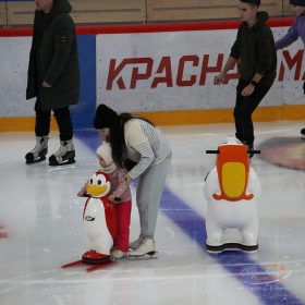 Ночное массовое катание на коньках