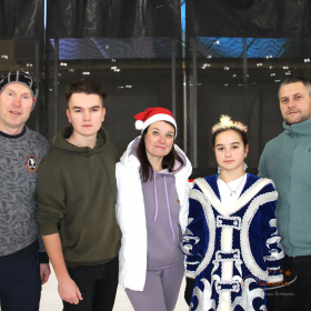 Ночное массовое катание на коньках