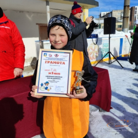 Школьная хоккейная лига на валенках