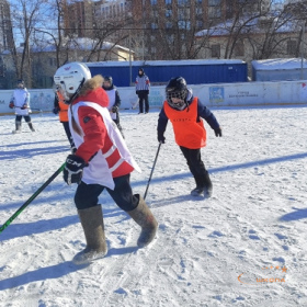 Школьная хоккейная лига на валенках