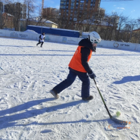 Школьная хоккейная лига на валенках